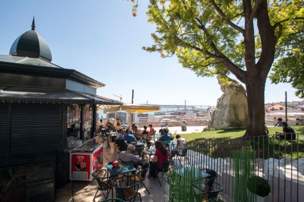 Mirante de Santa Catarina em Lisboa