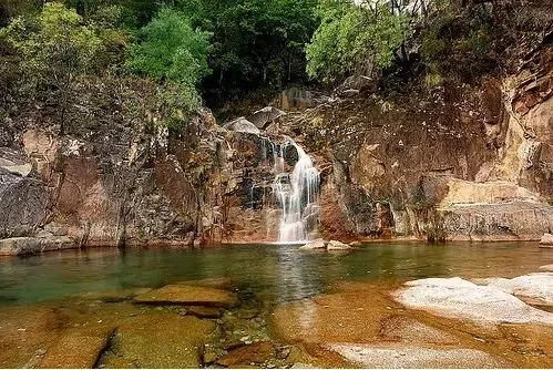 cascata tahiti geres - nacionalidade portuguesa