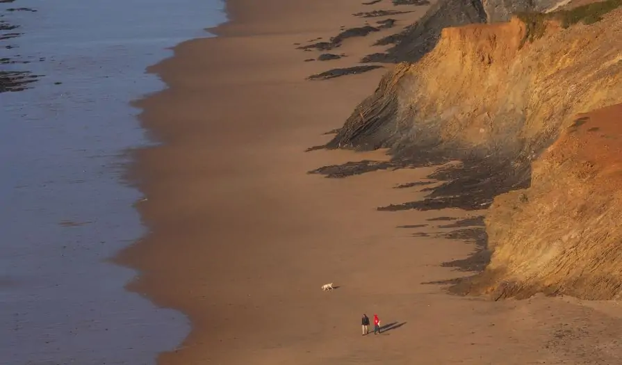 praia de vale figueiras - nacionalidade portuguesa