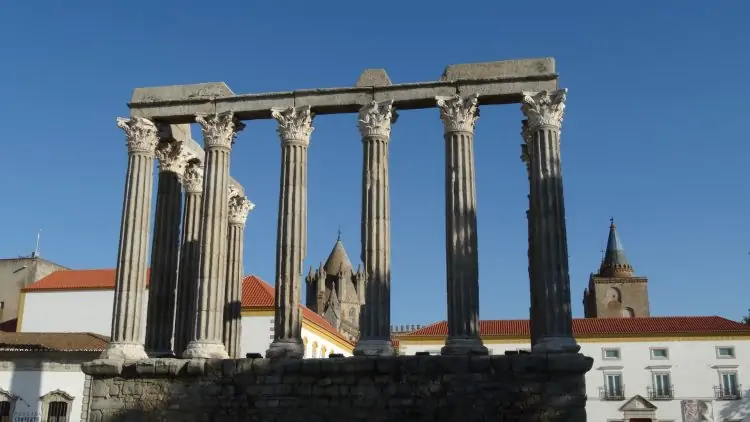 Templo romano de Évora