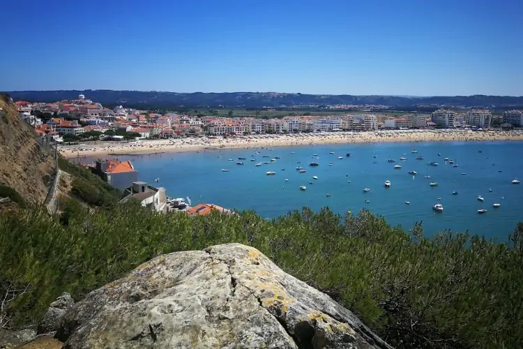 Como é morar em Alcobaça em Portugal, Praia