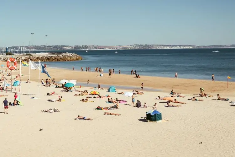 Como é morar em Oeiras ao lado da capital Lisboa, praias